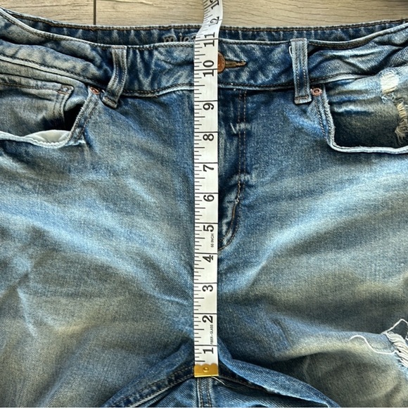 👖M Jeans by Maurices High Rise Medium Wash Classic Destructed Jeans 10R - Picture 7 of 9